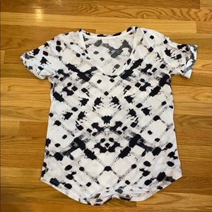 Lululemon women’s short sleeve shirt